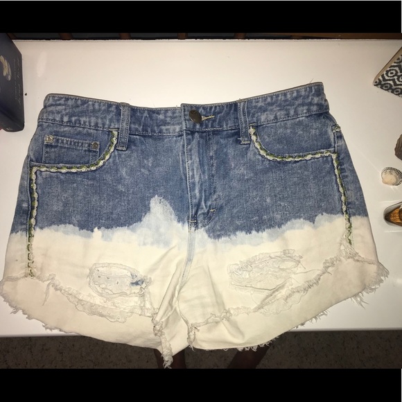 Adorable blue and white denim Free People shorts - Picture 1 of 5